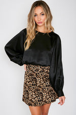 Load image into Gallery viewer, SATIN BLOUSE (3 colors)
