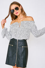 Load image into Gallery viewer, DOTTED OFF THE SHOULDER TOP
