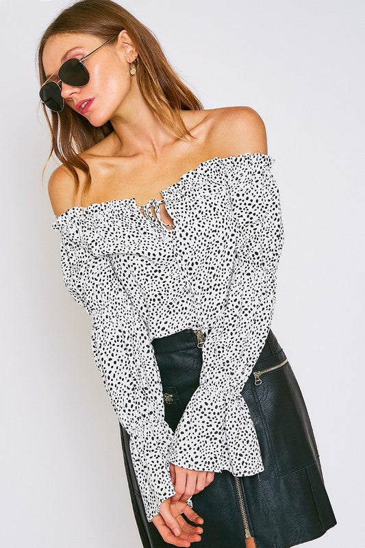 DOTTED OFF THE SHOULDER TOP