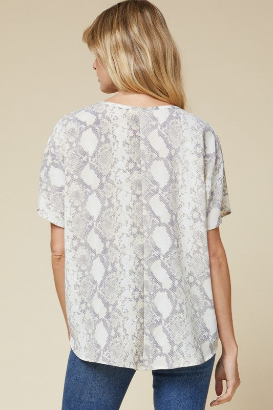 REPTILE V NECK SHIRT