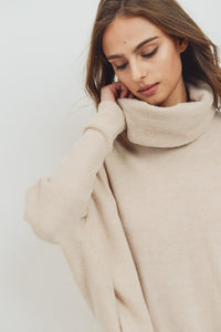 TURTLE NECK HIGH LOW SWEATER