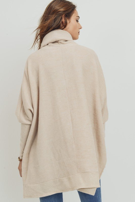 TURTLE NECK HIGH LOW SWEATER